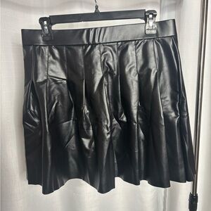 Elegant Black Pleated Skirt